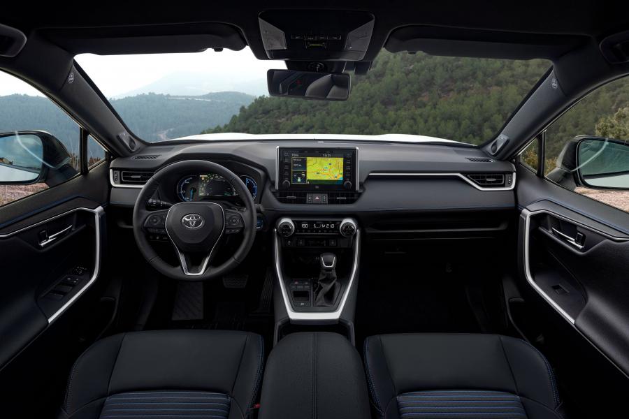 Торпедо Toyota RAV4 Hybrid Style 2019 года  (WW) (фото 38 из 40)